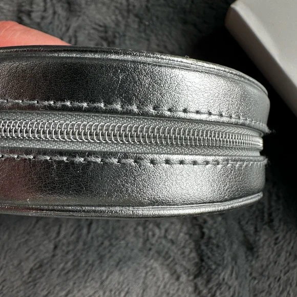 Dior Silver Round Accessory Case - Picture 3 of 4